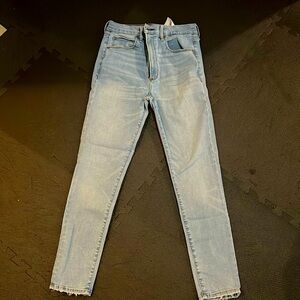 Abercrombie and Fitch ultra high rise super skinny women’s jeans